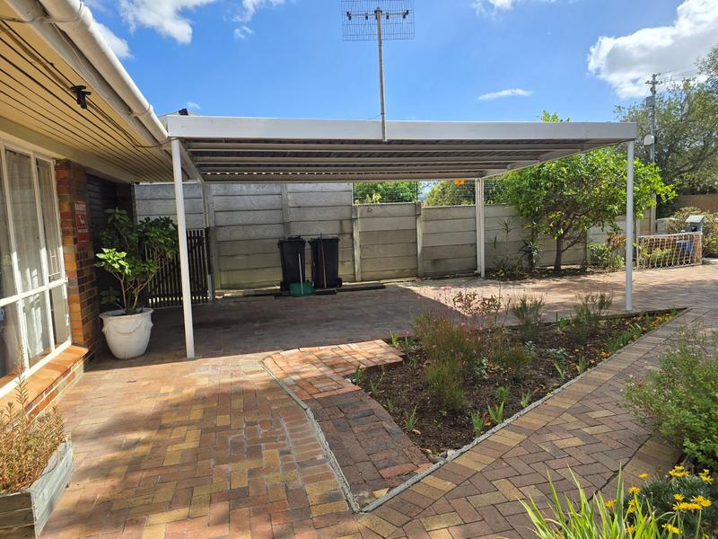 To Let 3 Bedroom Property for Rent in Chrismar Western Cape